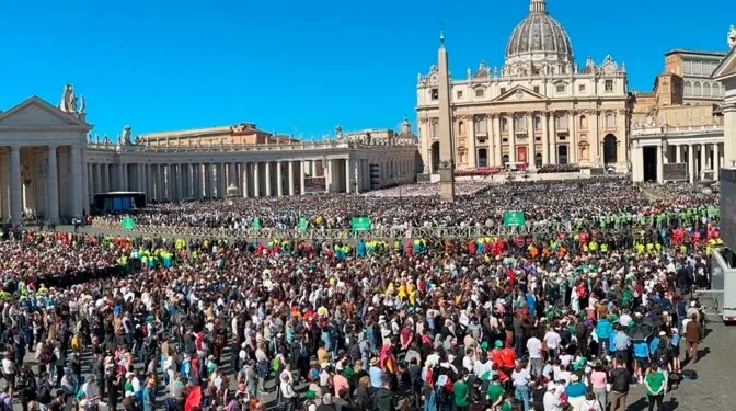 El Papa Francisco fue sepultado en la Basílica Santa María la Mayor ante una multitud conmocionada
