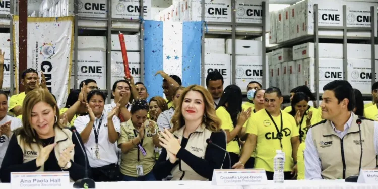 Consejo Electoral de Honduras oficializa los resultados de las primarias y proclama a los tres candidatos presidenciales
