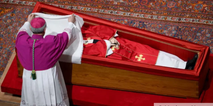 Concluye capilla ardiente y el mundo se prepara para el último adiós al Papa Francisco