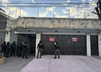 Autoridades hondureñas ejecutan allanamientos en San Pedro Sula contra red ligada al narcotráfico y extraditables