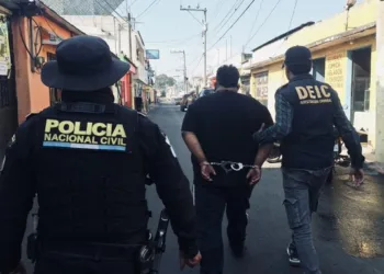 Más de 50 detenidos en 100 allanamientos para combatir extorsiones y sicariato en Guatemala