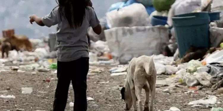 Honduras y El Salvador son los países latinoamericanos con mayor pobreza multidimensional