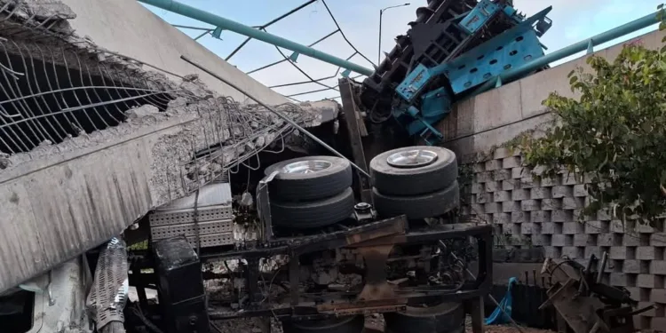 El colapso del puente en Tegucigalpa desata una guerra política entre oficialismo y oposición