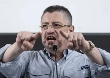 Presidente Chaves estalla contra todos los poderes del Estado en Costa Rica y amenaza con caos