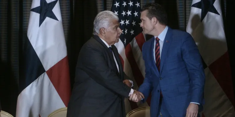 Panamá se aleja de China y abandona oficialmente la Iniciativa de la Franja y la Ruta de la Seda