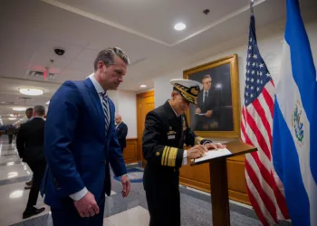 EEUU destaca logros de El Salvador contra el crimen y refuerza alianza militar