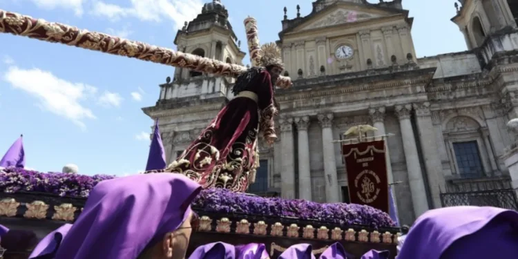 Municipalidad de Guatemala lanza plataforma para seguir en tiempo real los cortejos procesionales de Semana Santa