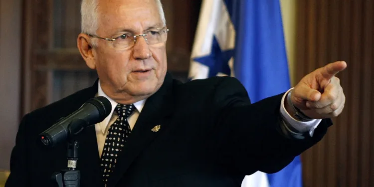 Expresidente interino abandona Honduras ante posible acusación del Ministerio Público