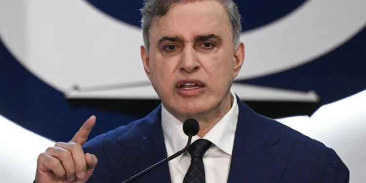 Fiscal venezolano califica de “cínica” propuesta de Bukele y exige fe de vida de 252 migrantes