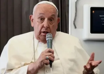 Rubén Blades rinde homenaje al legado de cambio e inclusión del Papa