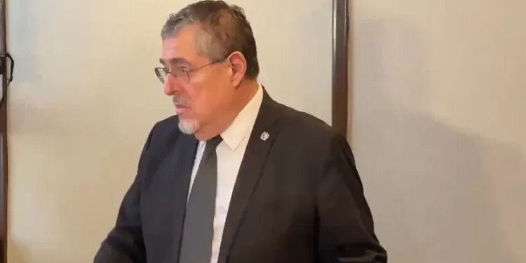 Arévalo califica de “golpe artero” al pueblo de Guatemala la captura del viceministro de Energía