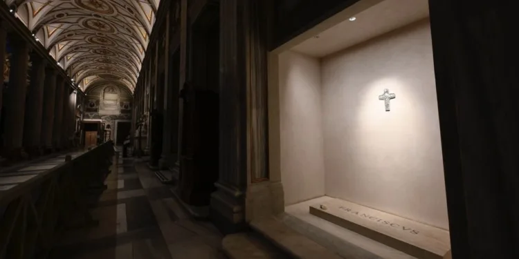 Difunden las primeras imágenes de la tumba del Papa Francisco en Santa María la Mayor