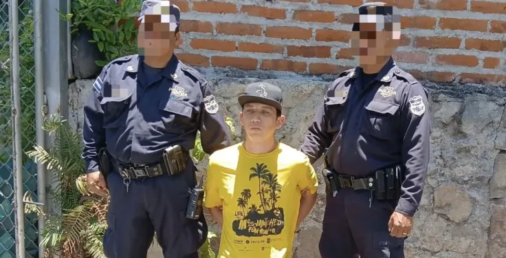 Hondureño capturado en El Salvador acusado de robo tras ser captado en videovigilancia