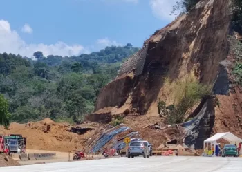 El Salvador: Derrumbes en la Panamericana paralizan el occidente del país y desatan caos vial en la capital