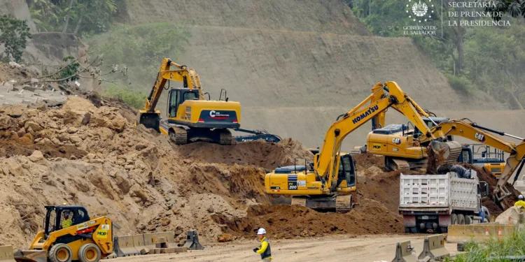 Gobierno salvadoreño mantendrá cerrado tramo de la Panamericana y hará “lo necesario” para evitar nuevos derrumbes