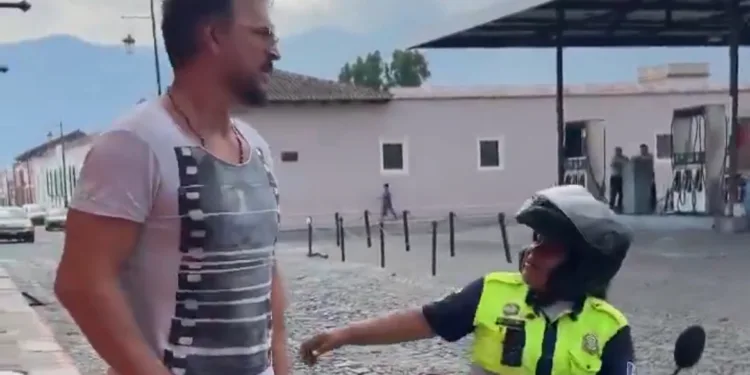 Ni Ricardo Arjona se salva de las multas en Antigua Guatemala