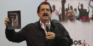 Gobierno de Xiomara Castro ordena la lectura obligatoria de “El Golpe 28-J” en escuelas de Honduras
