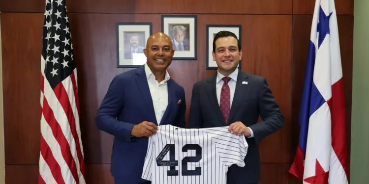 El nuevo embajador de EEUU en Panamá se reúne con el estelar astro del montículo Mariano Rivera