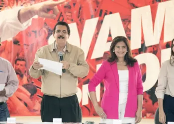 Mel Zelaya reafirma control del Partido Libre y lanza ofensiva contra grupos económicos hondureños