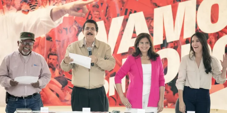 Mel Zelaya reafirma control del Partido Libre y lanza ofensiva contra grupos económicos hondureños