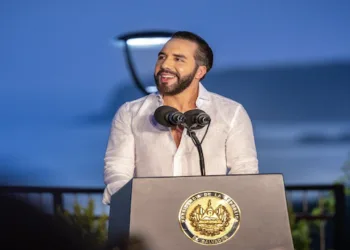 Bukele propone a Maduro canjear a presos venezolanos en el CECOT por libertad de presos políticos venezolanos