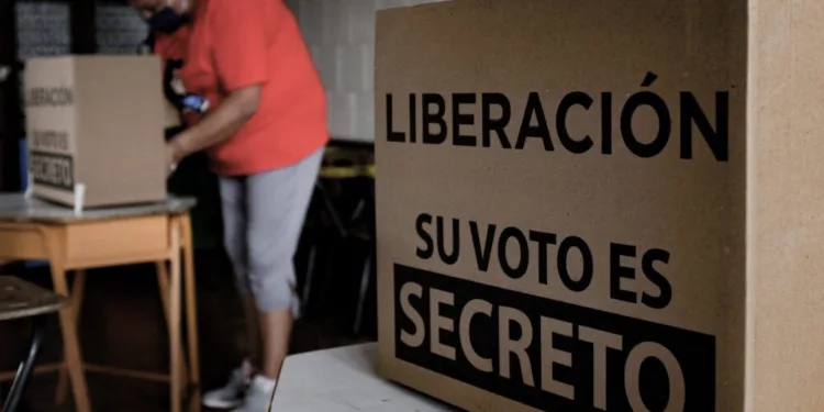 Costa Rica: Liberación Nacional elige candidato presidencial en medio de su declive político más prolongado