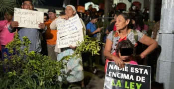 Bukele propone Ley de Agentes Extranjeros con impuesto del 30 % a ONG tras protesta por desalojo