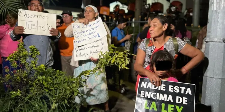 Bukele propone Ley de Agentes Extranjeros con impuesto del 30 % a ONG tras protesta por desalojo