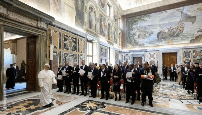 Papa León XIV pide construir un mundo en paz y dice que la iglesia no renuncia a decir la verdad