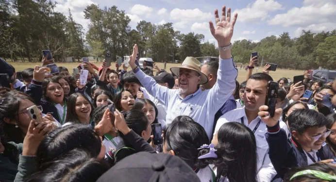 Human Rights Watch advierte sobre esfuerzos golpistas en Guatemala: “Los mismos actores buscan destituir a Arévalo”