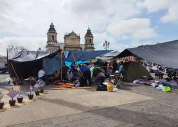 Ministra de Educación de Guatemala llama a docentes a actuar en favor de la niñez y denunciar presiones