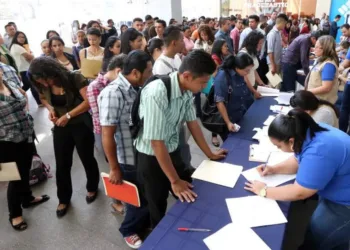 Honduras tiene más de 1.6 millones en subocupación y casi un millón de jóvenes con dificultades laborales, según empresarios