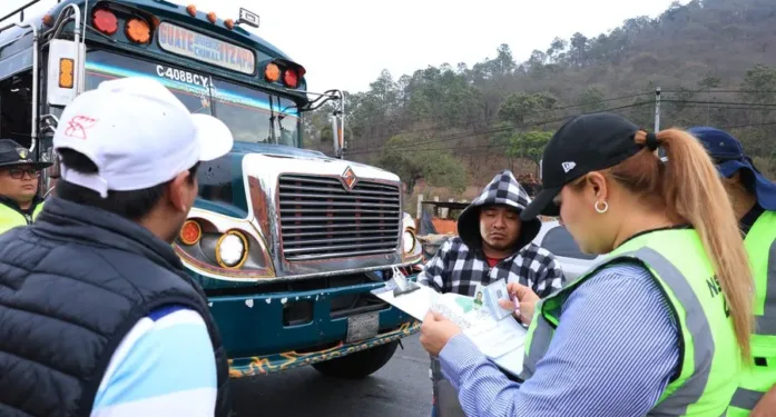 Guatemala: transportistas ya pueden renovar su licencia en línea