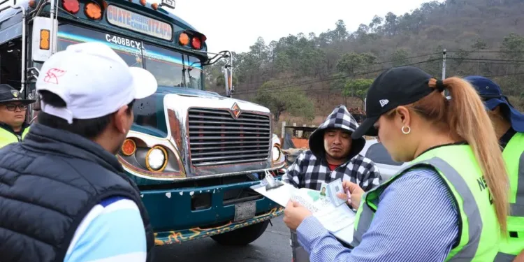 Guatemala: transportistas ya pueden renovar su licencia en línea