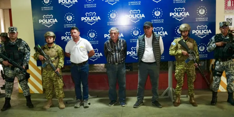 Bukele advierte a transportistas tras arrestos por incumplir orden de transporte gratuito: “El Salvador ha cambiado”