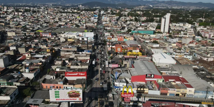 Alcalde de Guatemala anuncia renovación total de la Calle Martí, una de las principales de la capital