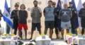 El Salvador presenta tonelada de cocaína incautada en altamar y a los cuatro costarricenses detenidos