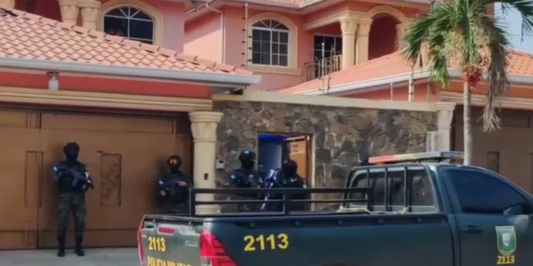El Ministerio Público de Honduras allana sede política de exalcalde Calidonio en operativo contra red criminal