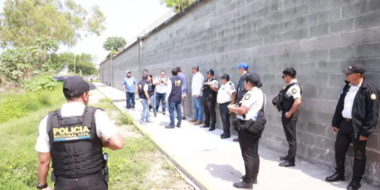 Fiscal Curruchiche va tras presidente de Guatemala y allana inmuebles en investigación por posible corrupción