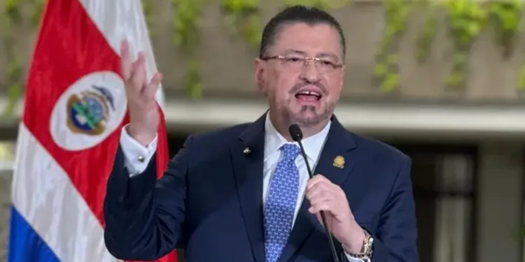 Rodrigo Chaves cumple tres años en el poder en Costa Rica con avances económicos, pero marcado por la violencia y el conflicto político