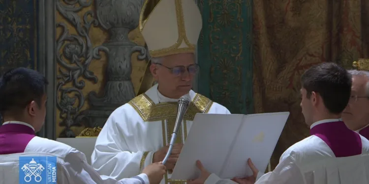 León XIV inicia su pontificado con un llamado a resistir los ídolos modernos