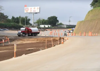 Gobierno salvadoreño reabrirá la noche del domingo tramo de carretera Panamericana afectado por deslaves