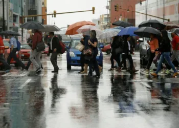 Autoridades costarricenses alertan ante llegada de la primera onda tropical del año e instan a la población a prepararse