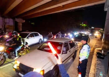 El Salvador: Habilitan paso vehicular en ambos sentidos en tramo de carretera Panamericana tras dos caóticas semanas