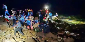 Familiares de víctimas del accidente aéreo en Roatán exigen justicia y recuperación de la aeronave