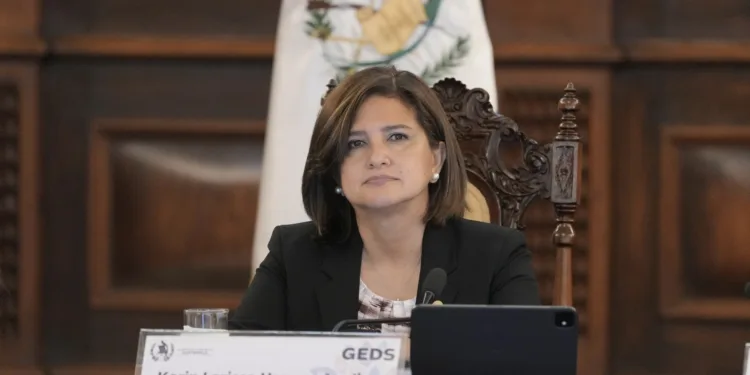Vicepresidenta de Guatemala confirma reducción de su salario a partir de mayo