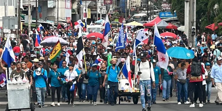 Panamá sigue semiparalizada y se prepara para la cuarta semana de bloqueos y tensión nacional