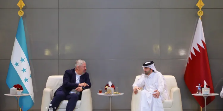 Canciller de Honduras se reúne con primer ministro de Qatar para fortalecer cooperación bilateral