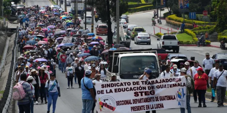 Más de 5 mil escuelas paralizadas en Guatemala  por asambleas convocadas por sindicato de maestros