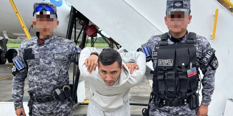 Capturan a salvadoreño buscado internacionalmente tras ser deportado desde EEUU